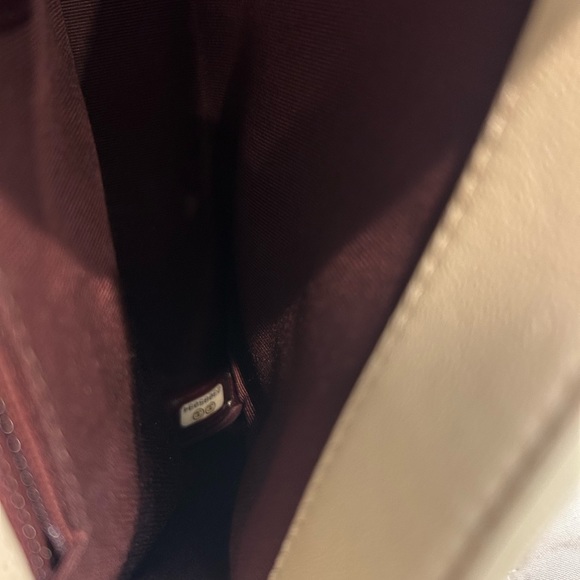 CHANEL
Sheepskin Quilted Medium Vintage Mademoiselle Flap bag - Picture 6 of 12